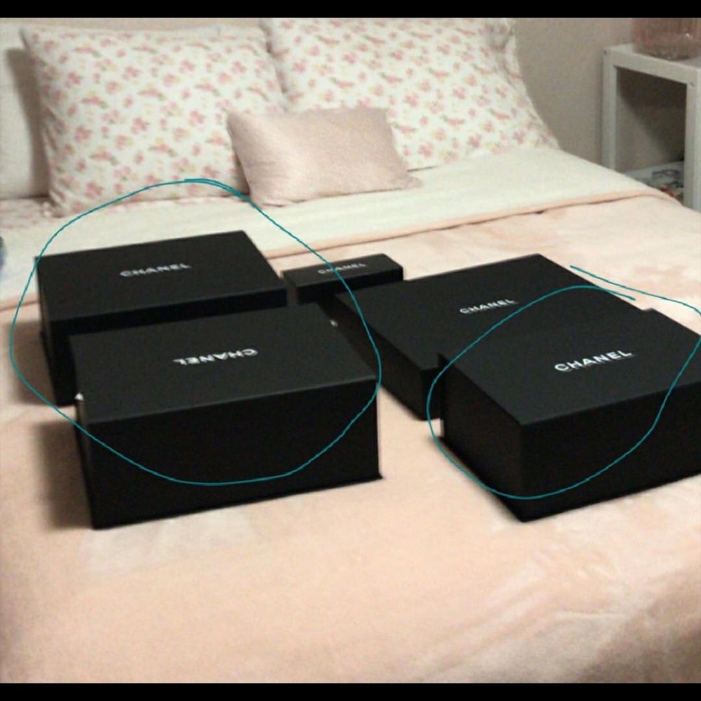 CHANEL  Magnetic Box